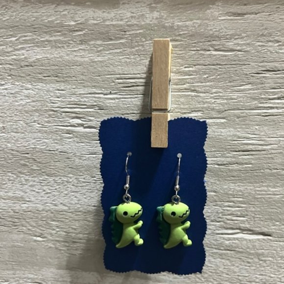 Jewelry - New Green Resin Dinosaur Earrings